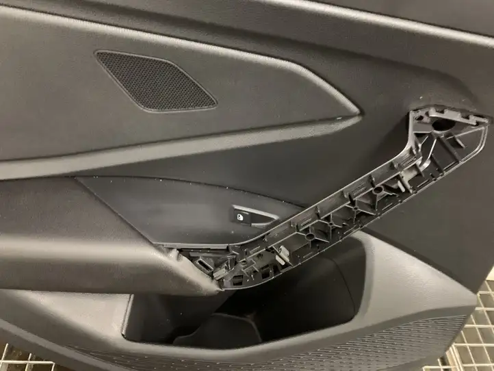Volkswagen Jetta VII (2019 - ) 17A867211 Обшивка задней двери — фото 5