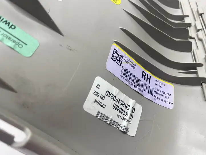 Chrysler Pacifica (2016 - ) 5RH64PD2AD Верхняя обшивка стойки B — фото 3