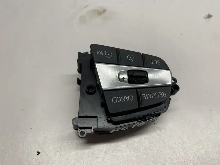 BMW 3 G20 G21 (2019 - ) E17833100 Кнопки на рулевом колесе — фото 4