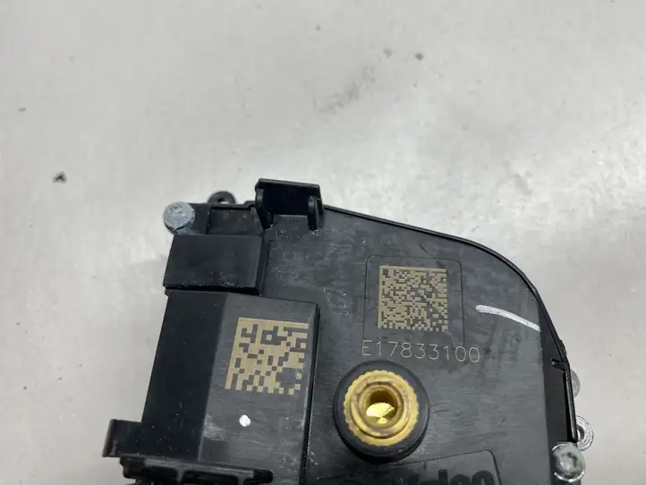 BMW 3 G20 G21 (2019 - ) E17833100 Кнопки на рулевом колесе — фото 6
