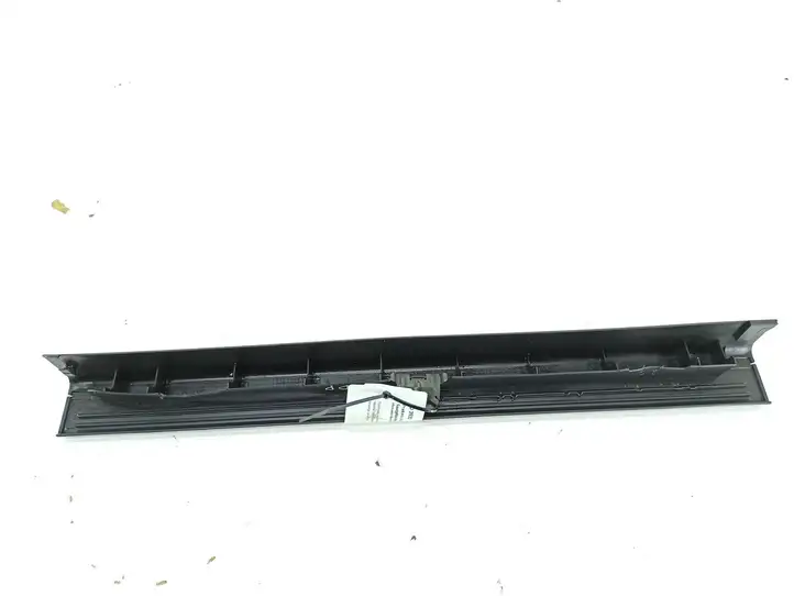 Mercedes-Benz C W204 (2007 - 2014) A2046860036 Внутренняя отделка переднего порога — фото 8