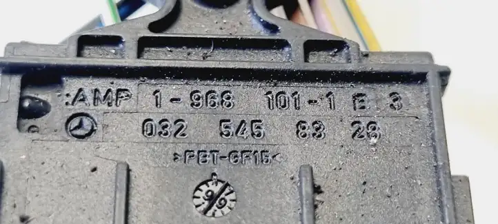 Mercedes-Benz A W176 (2012 - 2018) 0325458328 Прочая электропроводка — фото 2