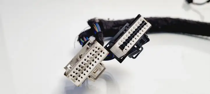 Opel Zafira B (2008 - 2014) 21007138 Прочая электропроводка — фото 2