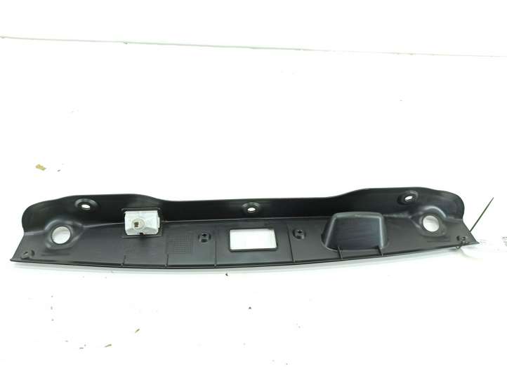 Mercedes-Benz C W204 (2007 - 2014)  A2047580002 Обшивка крышки багажника