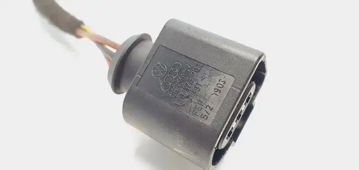 Audi A4 S4 B7 8E 8H (2004 - 2009) 1J0973703 Прочая электропроводка — фото 3