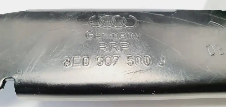 Audi A4 S4 B7 8E 8H (2004 - 2009) 8E0907411J Кронштейн ЭБУ двигателя — фото 3