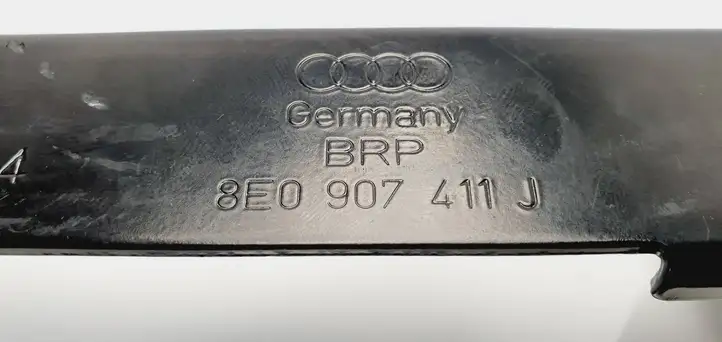 Audi A4 S4 B7 8E 8H (2004 - 2009) 8E0907411J Кронштейн ЭБУ двигателя — фото 4