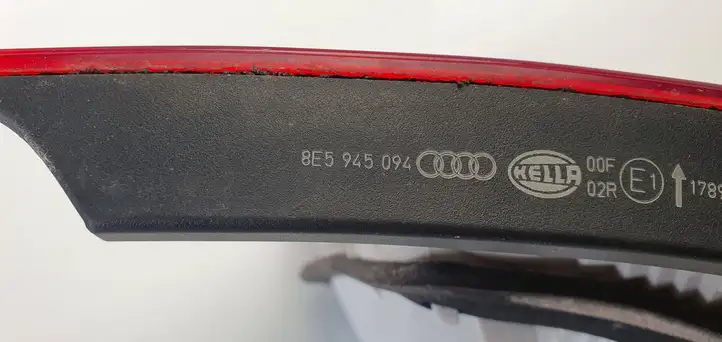 Audi A4 S4 B7 8E 8H (2004 - 2009) 8E5945094 Задний фонарь в крышке багажника — фото 6
