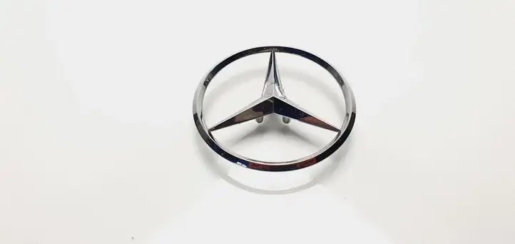 Mercedes-Benz C W203 (2000 - 2007) A2037580058 Эмблема производителя — фото 1