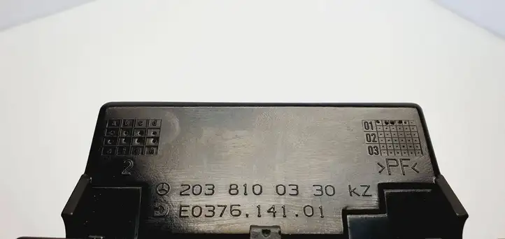 Mercedes-Benz C W203 (2000 - 2007) 2038100330 Задняя пепельница — фото 5
