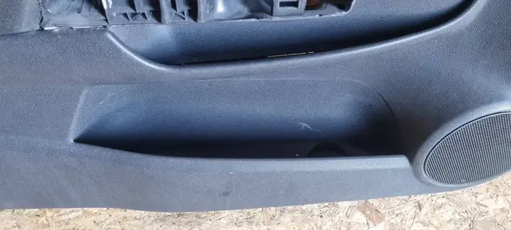 Opel Corsa D (2010 - 2014) 13232890 Обшивка передней двери — фото 7