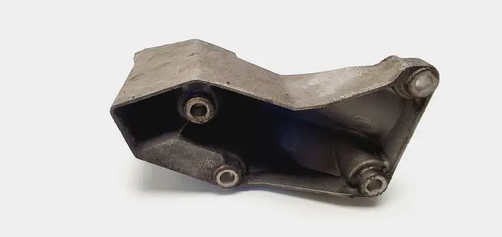Volkswagen PASSAT B5.5 (2001 - 2005) 8D0199307P Кронштейн двигателя — фото 3
