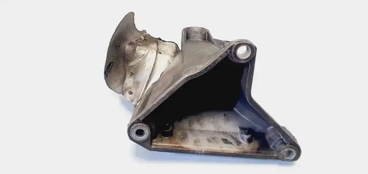 Volkswagen PASSAT B5.5 (2001 - 2005) 8D0489388G Кронштейн двигателя — фото 4