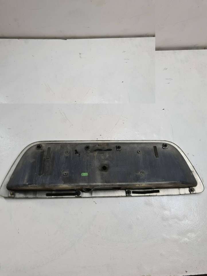 Mercedes-Benz C W203 (2000 - 2007)  A2037500381 Обшивка крышки багажника