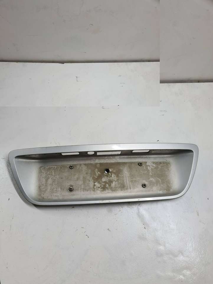 Mercedes-Benz C W203 (2000 - 2007)  A2037500381 Обшивка крышки багажника