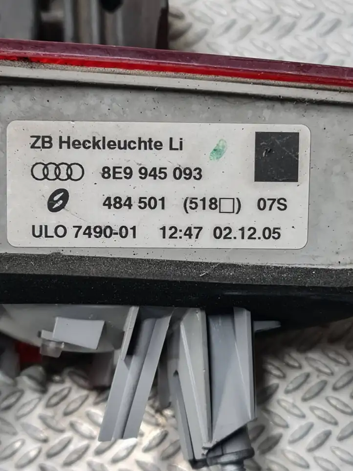 Audi A4 S4 B7 8E 8H (2004 - 2009) 8E9945093 Задний фонарь в крышке багажника — фото 5
