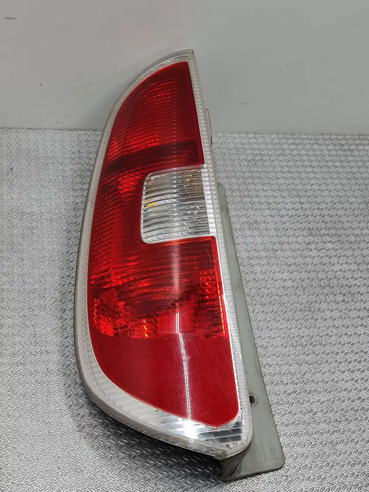 Skoda Roomster (5J) (2006 - 2010) 5J7945095 Задний фонарь в кузове — фото 1