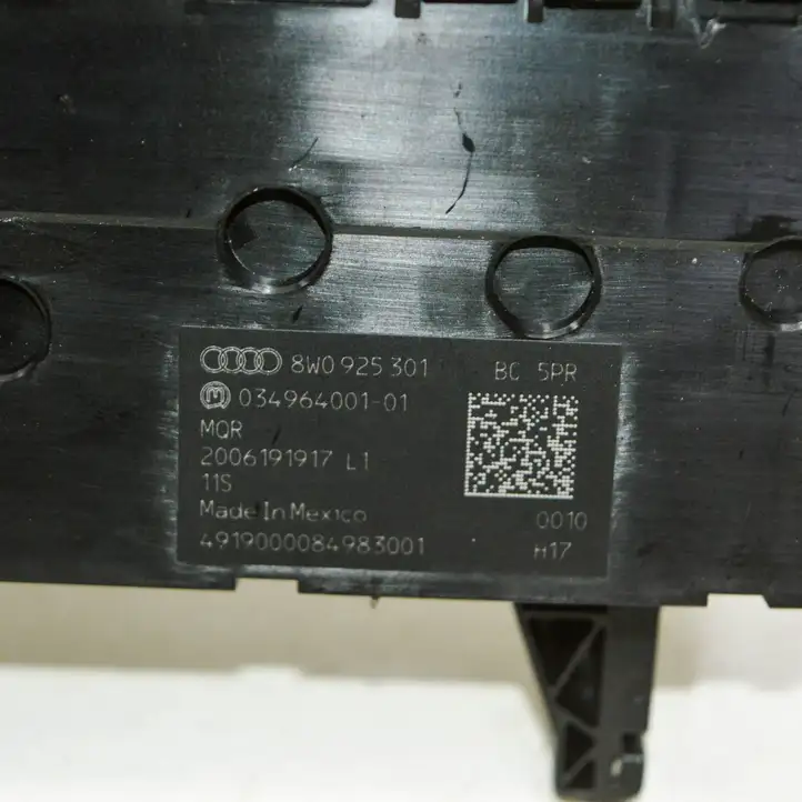 Audi A4 S4 B9 8W (2019 - ) 8W0925301 Блок кнопок на панели — фото 6