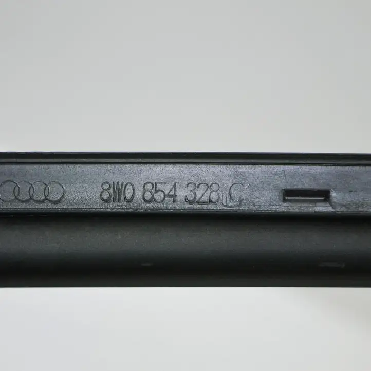 Audi A4 S4 B9 8W (2019 - ) 8W0854328C Накладка стоек лобового стекла — фото 5