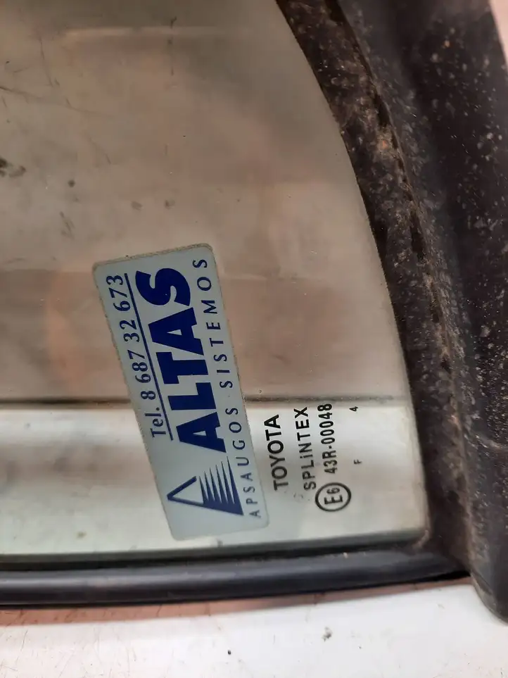 Toyota Yaris (2003 - 2005) 43R00048 Форточка двери — фото 2