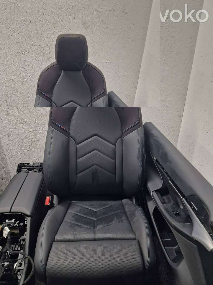 BMW i5 G60 (2023 - )   Комплект салона