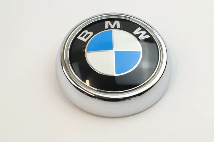 BMW X3 F25 (2010 - 2017) 7364375 Эмблема производителя — фото 1