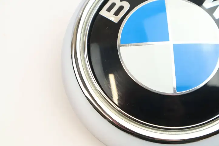BMW X3 F25 (2010 - 2017) 7364375 Эмблема производителя — фото 8