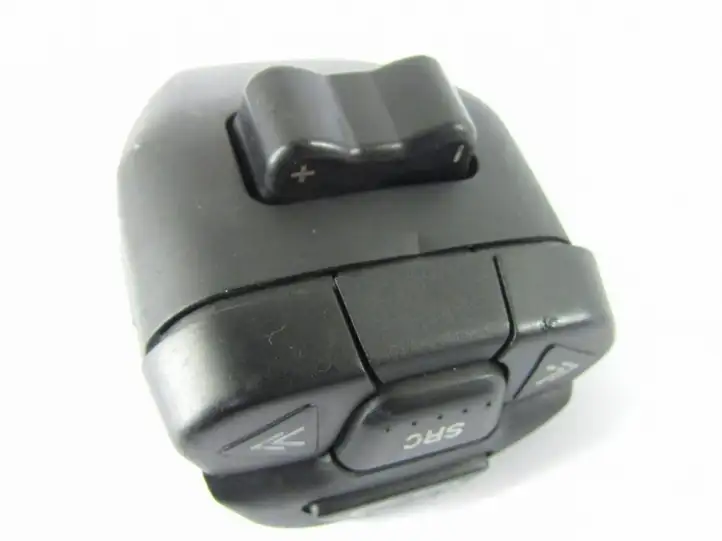 Nissan Almera (2000 - 2006) Кнопки на рулевом колесе — фото 2