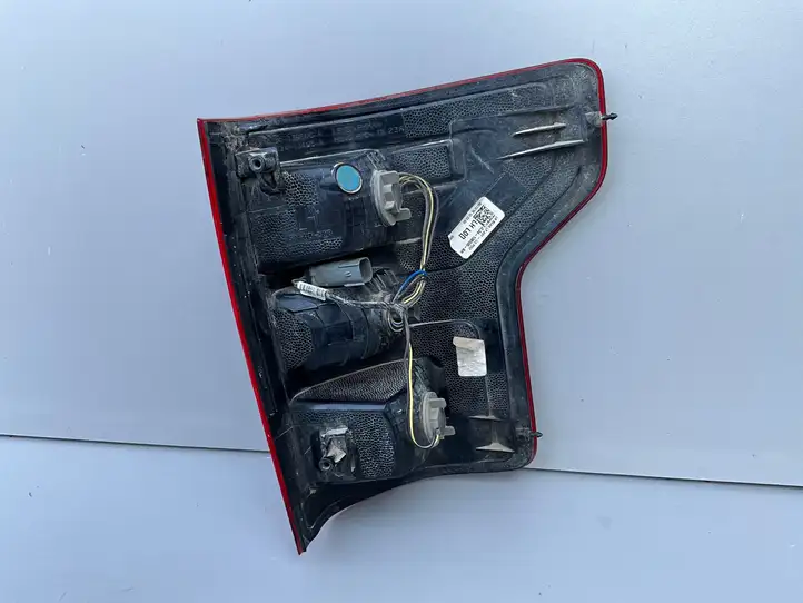 Ford F150 (2018 - 2020) JL3413B505AH Задний фонарь в кузове — фото 3
