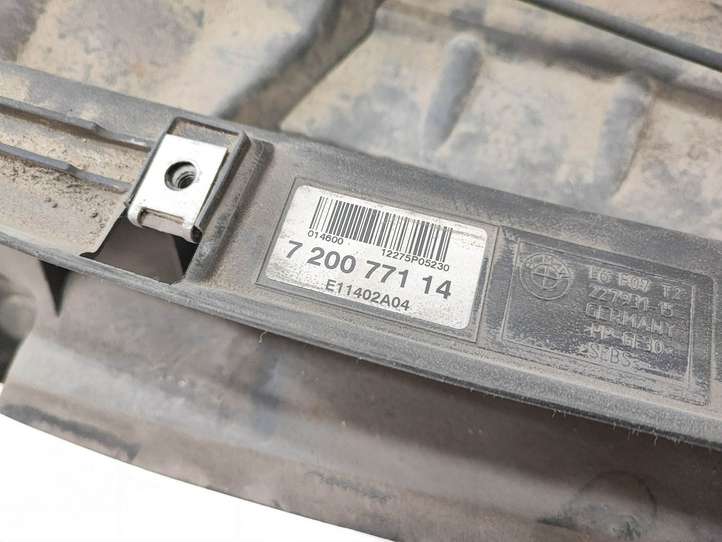 BMW 5 GT F07 (2010 - 2017)  7200771 Панель радиаторов (телевизор)