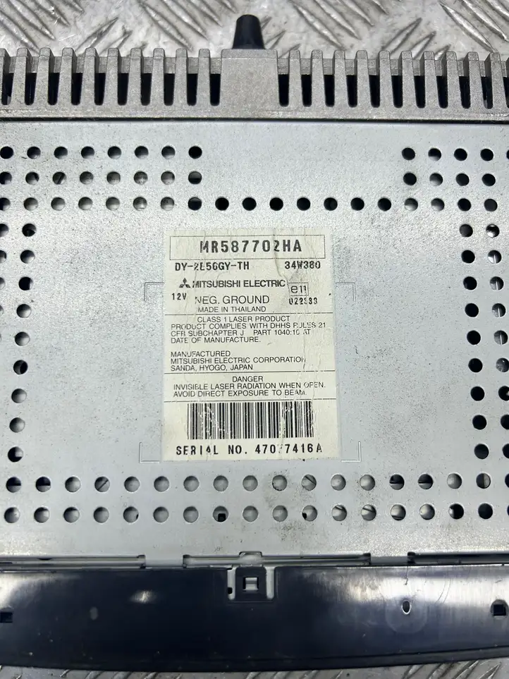 Mitsubishi Colt (2004 - 2008) MR587702HA Магнитола / мультимедийная система — фото 4