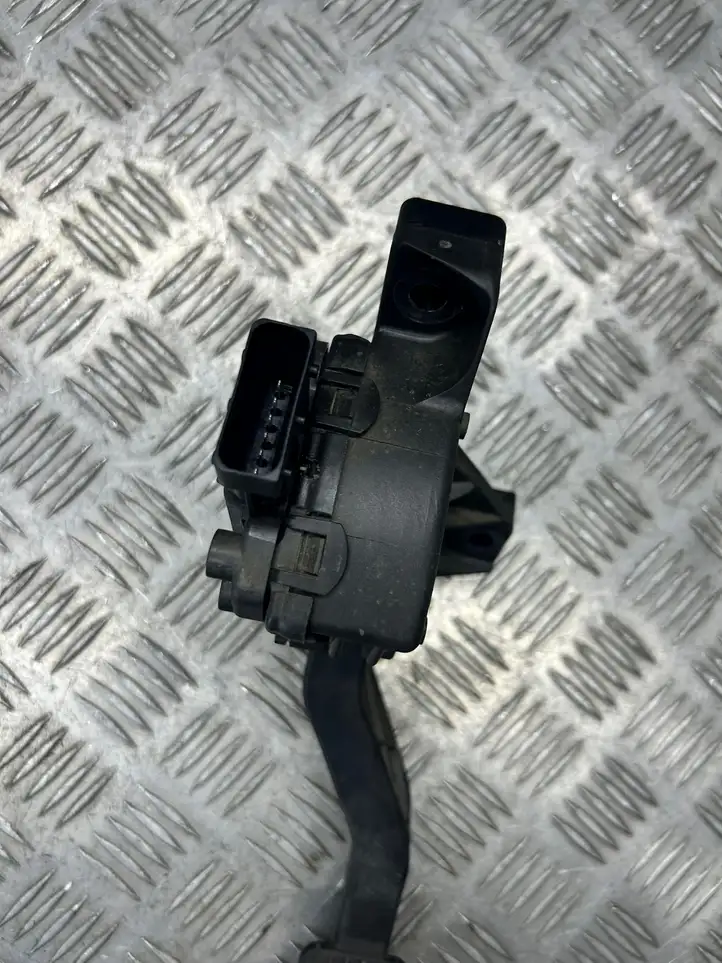 Mitsubishi Colt (2004 - 2008) A4543000304 Педаль акселератора — фото 3
