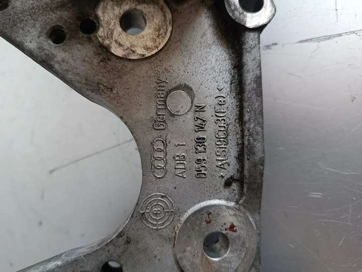 Audi Q7 (2005 - 2009)  059130147N Кронштейн топливного насоса