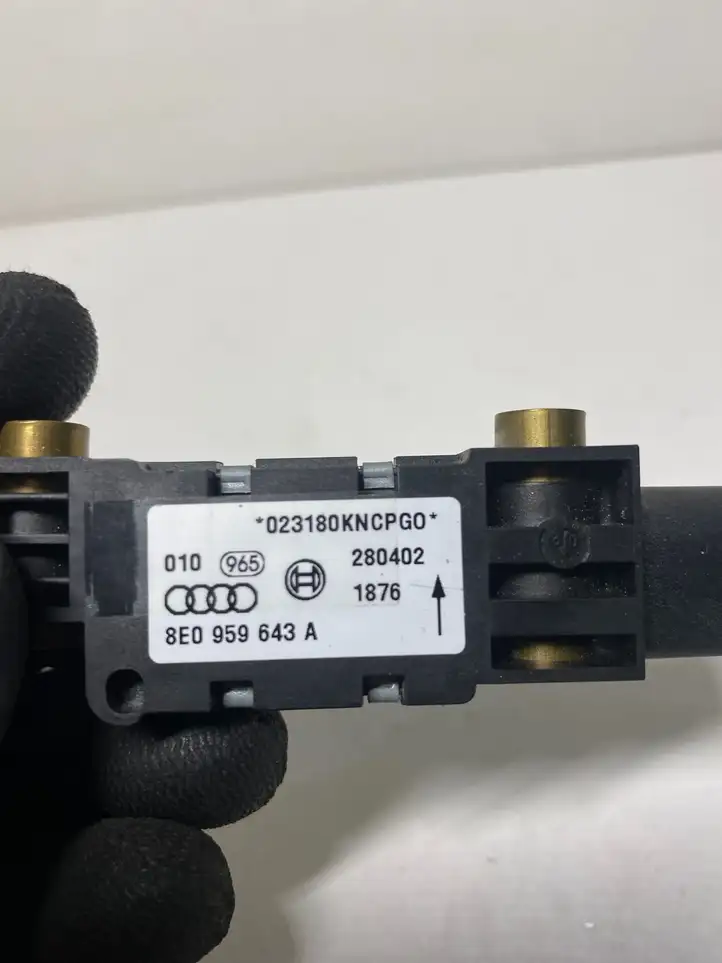 Audi A4 S4 B6 8E 8H (2000 - 2006) 8E0959643A Датчик удара SRS — фото 3