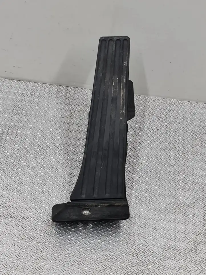 BMW 3 F30 F35 F31 (2012 - 2018) 6853176 Педаль акселератора — фото 1