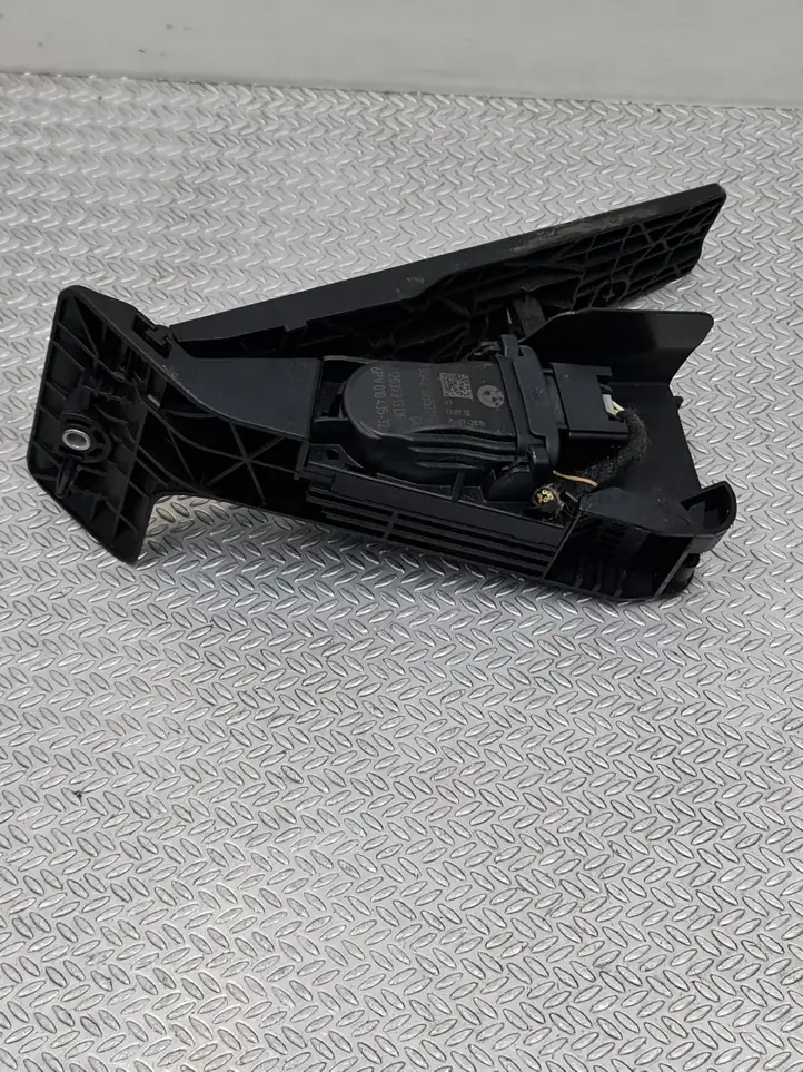BMW 3 F30 F35 F31 (2012 - 2018) 6853176 Педаль акселератора — фото 2