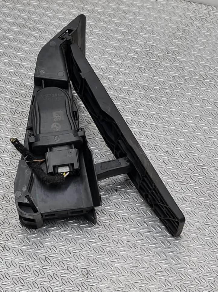 BMW 3 F30 F35 F31 (2012 - 2018) 6853176 Педаль акселератора — фото 3