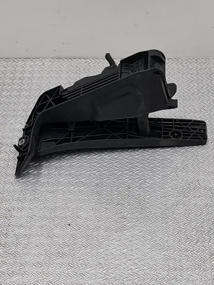 BMW 3 F30 F35 F31 (2012 - 2018) 6853176 Педаль акселератора — фото 4