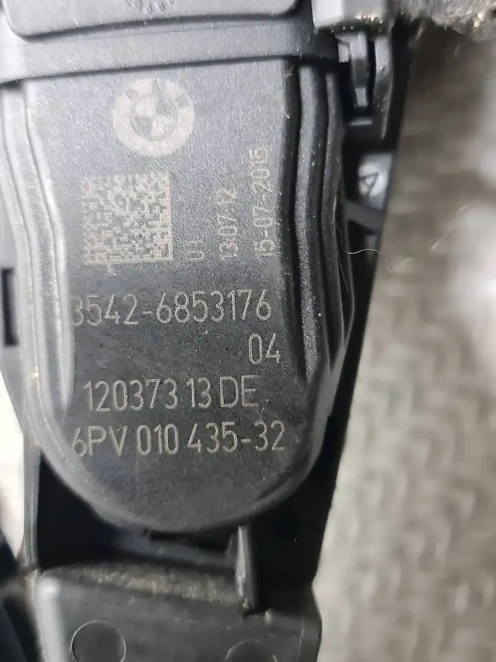 BMW 3 F30 F35 F31 (2012 - 2018) 6853176 Педаль акселератора — фото 6