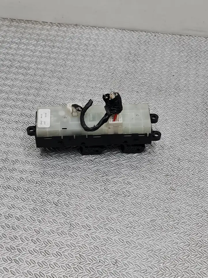 Nissan Note (E11) (2006 - 2014) 25401BH12C Кнопка стеклоподъемников — фото 2