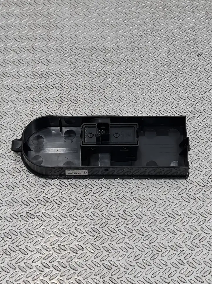Opel Zafira B (2006 - 2008) 13228709 Блок кнопок стеклоподъемников — фото 2