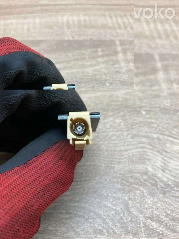 Audi A3/S3 8L (2000 - 2003)  8P0035503E Антенна Bluetooth