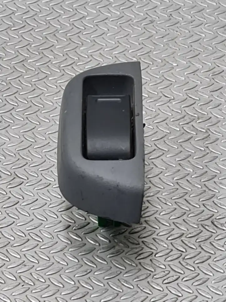 Peugeot 107 (2005 - 2008) 742310H010 Блок кнопок стеклоподъемников — фото 2