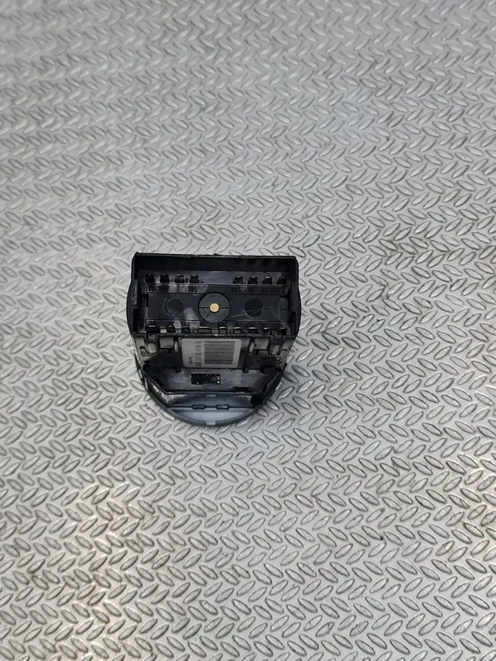 Audi A4 S4 B7 8E 8H (2004 - 2009) 8E0941531C Включатель фонарей — фото 2