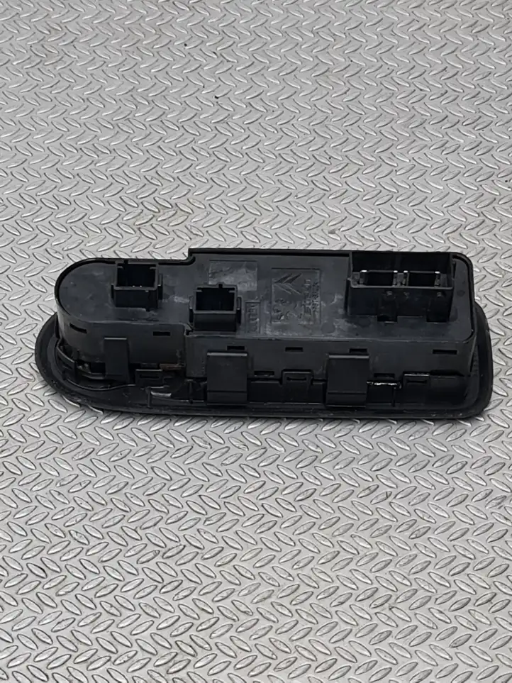 Peugeot 308 (2007 - 2013) 96644915XT Блок кнопок стеклоподъемников — фото 3