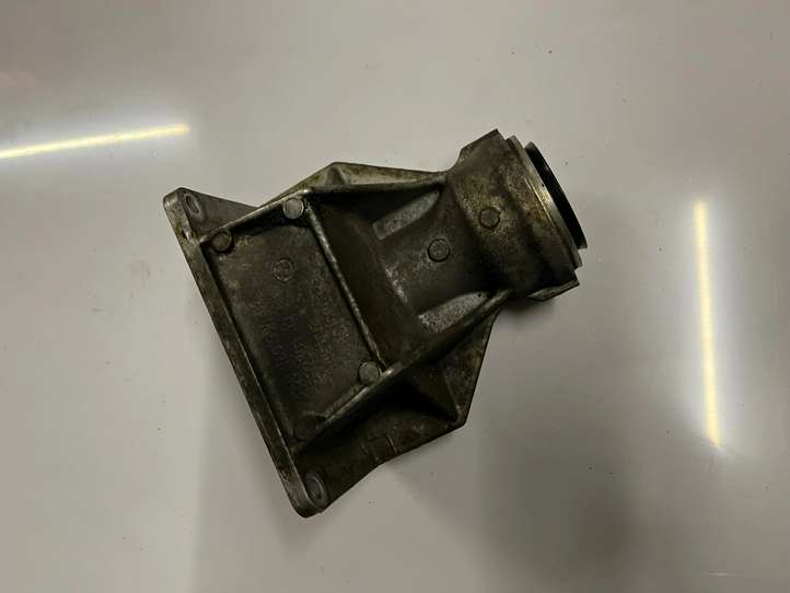 BMW 3 F30 F35 F31 (2012 - 2018)  31507601996 Подвесной подшипник полуоси