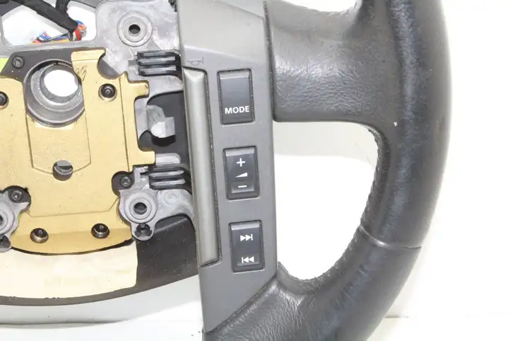 Land Rover Discovery 3 - LR3 (2004 - 2009) Руль — фото 3