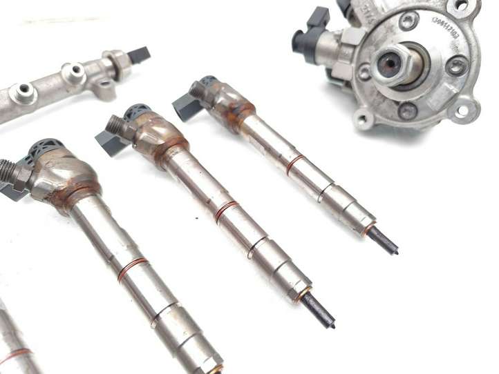Audi Q2 (2016 - )  04L130755E Комплект жиклеров (форсунок)