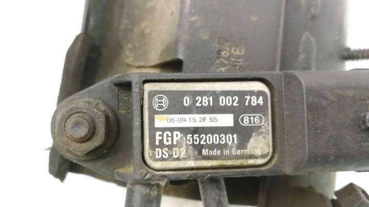 Opel Astra (2004 - 2009)  55200301 Держатель топливного фильтра