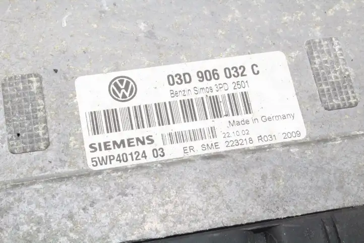 Volkswagen Polo VI (2015 - 2019) 03D906032C Блок управления двигателем (ЭБУ) — фото 2